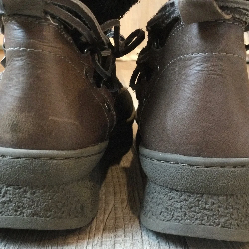 OTBT Leather Slope Boot - Picture 5 of 11